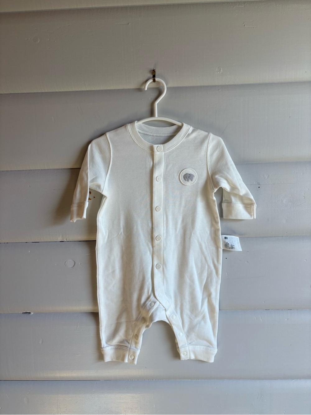 3/$25 UNIQLO Baby Japan Elephant Romper 60cm White Cotton Snap Front Long